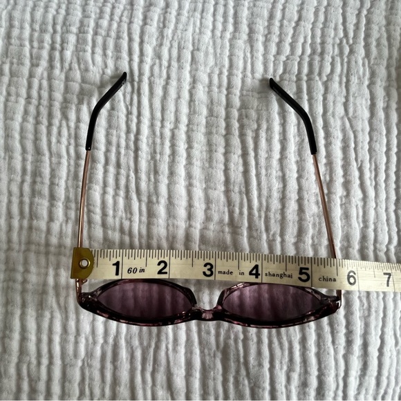 Foster Grant Translucent Floral Brown 100% UV Gold Jeweled Sunglasses - Picture 4 of 4